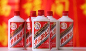 飞天茅台价格持续走低，批发价一周跌去60元，零售价跌到2100元