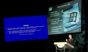 Windows 98发布会全球直播蓝屏死机！微软揭秘真相：未测试直接演示