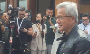 黄仁勋：任何轻视华为、轻视中国制造能力的人，都极其天真！他表示很想买一辆小米汽车，还谈到《黑神话：悟空》